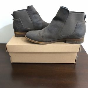 Franco Sarto Kabrina Chelsea Boot - Size 6.5W